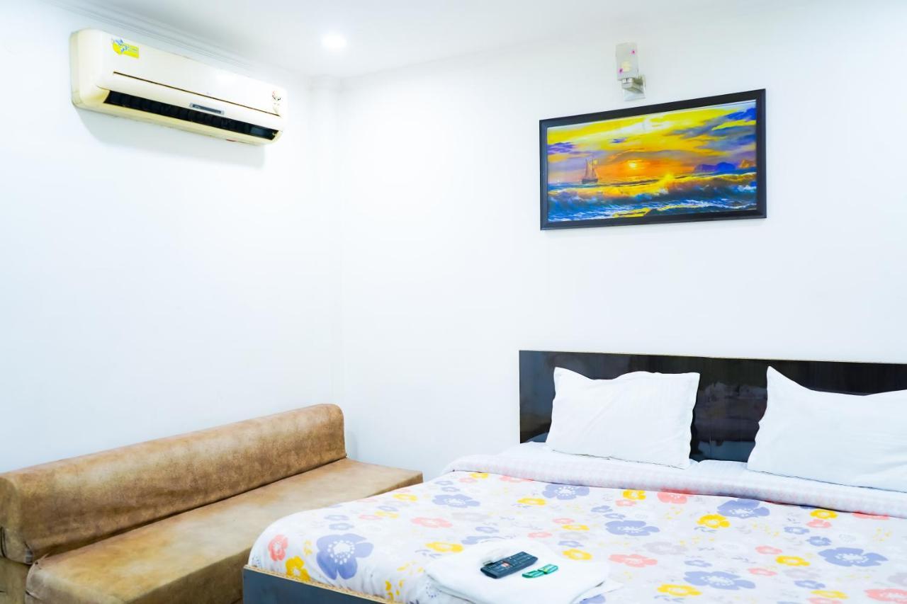Hotel Tom - Jungpura Chruch Road New Delhi Exteriör bild